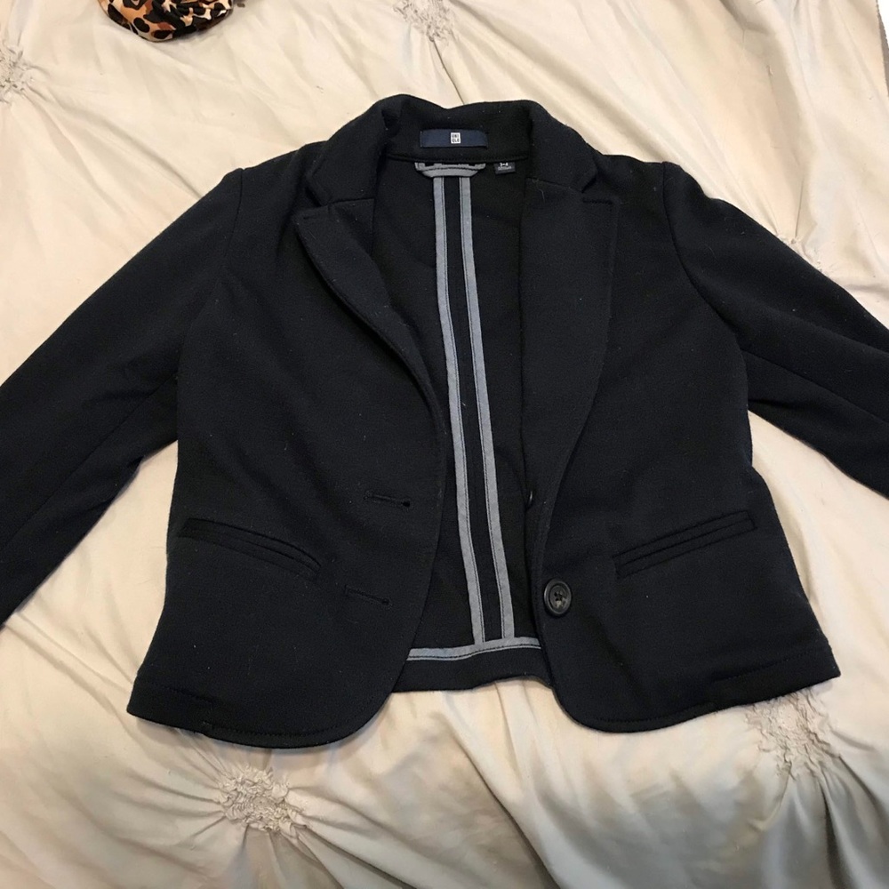 SIZE 3-4T UNIQLO BLAZER